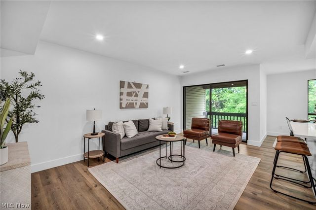 6330 Greenwood 205, Northfield, OH 44067