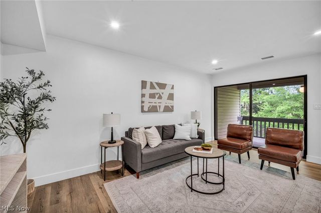 6330 Greenwood 205, Northfield, OH 44067