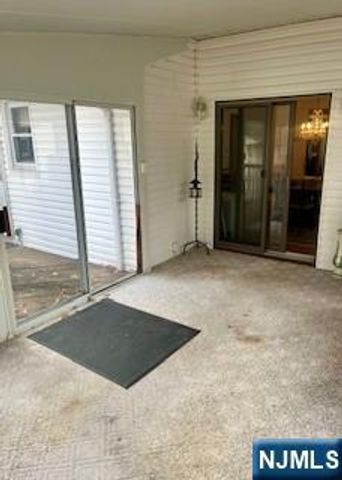 489 Maple Avenue, Teaneck, NJ 07666