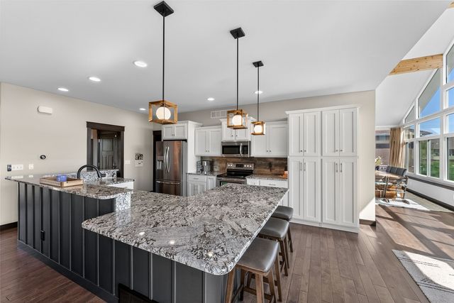 2040 Stone Creek Cir, North Liberty, IA 52317