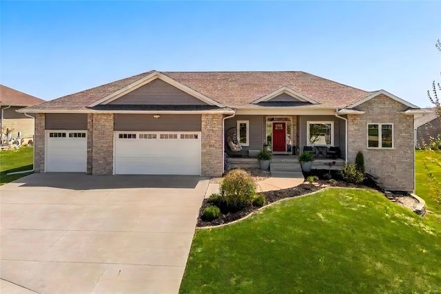2040 Stone Creek Cir, North Liberty, IA 52317