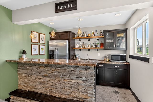 2040 Stone Creek Cir, North Liberty, IA 52317