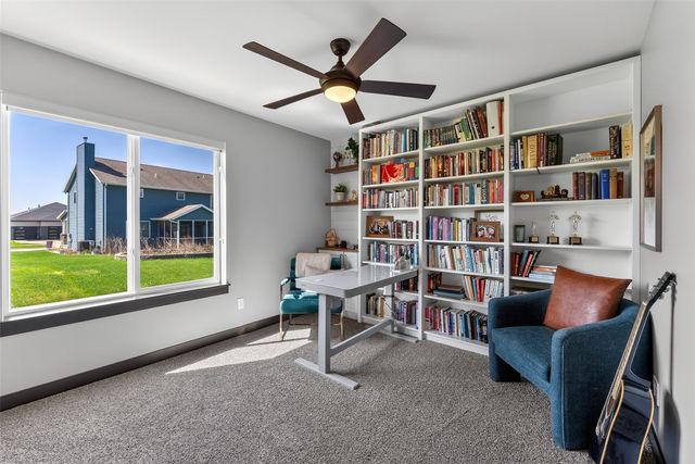 2040 Stone Creek Cir, North Liberty, IA 52317