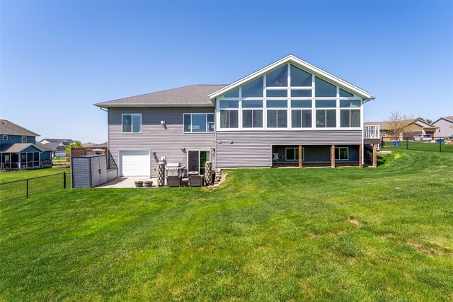 2040 Stone Creek Cir, North Liberty, IA 52317