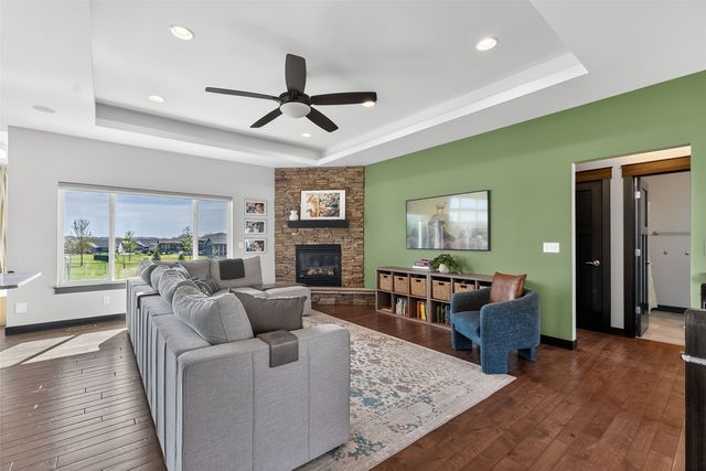 2040 Stone Creek Cir, North Liberty, IA 52317