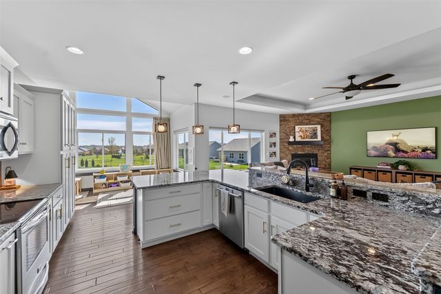 2040 Stone Creek Cir, North Liberty, IA 52317