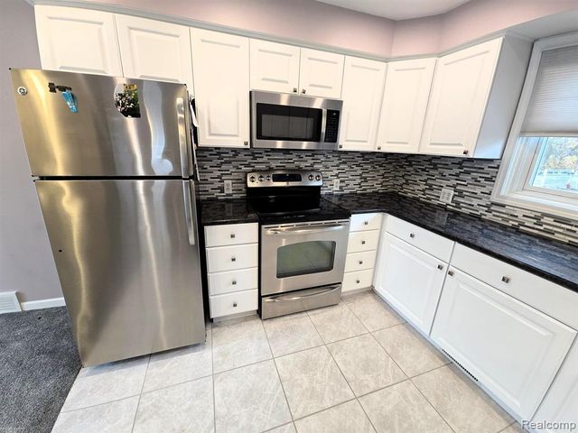 2722 Sparta Drive, Troy, MI 48083