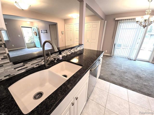 2722 Sparta Drive, Troy, MI 48083