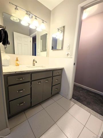 2722 Sparta Drive, Troy, MI 48083