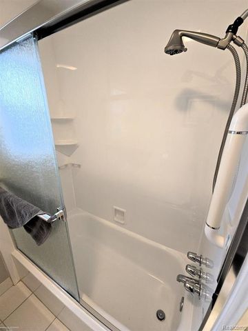 2722 Sparta Drive, Troy, MI 48083