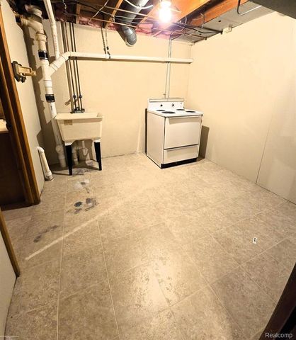 2722 Sparta Drive, Troy, MI 48083