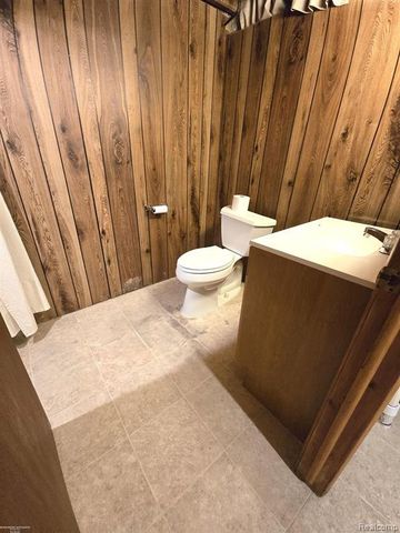 2722 Sparta Drive, Troy, MI 48083