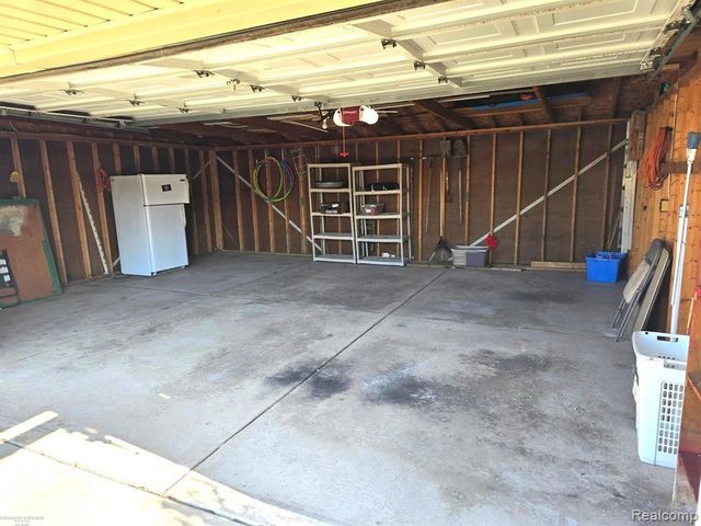 2722 Sparta Drive, Troy, MI 48083