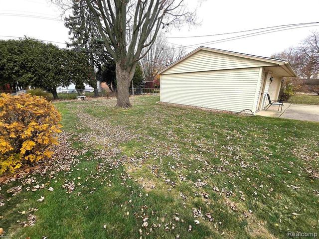 2722 Sparta Drive, Troy, MI 48083