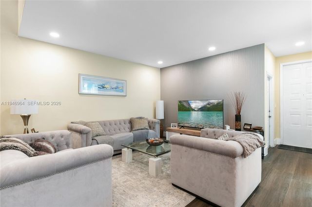 1564 Yellowheart Way 1564, Hollywood, FL 33019