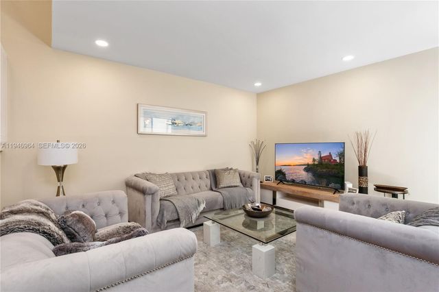 1564 Yellowheart Way 1564, Hollywood, FL 33019