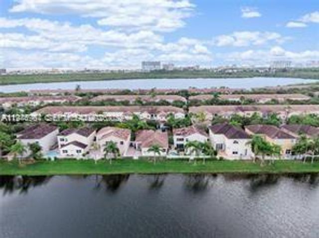 1564 Yellowheart Way 1564, Hollywood, FL 33019