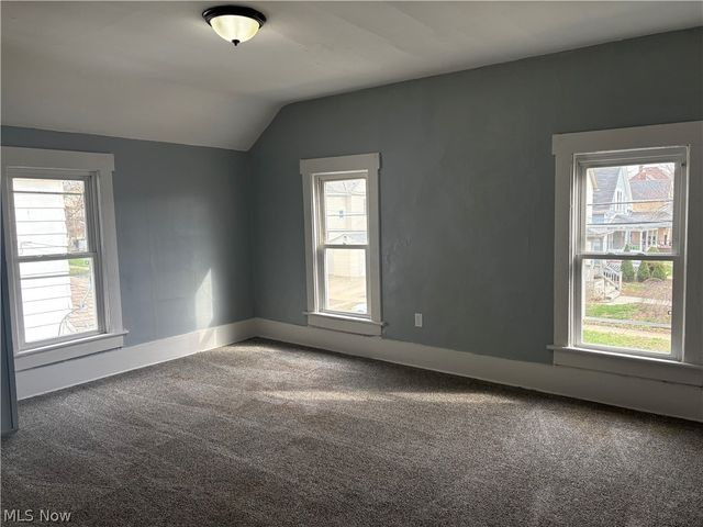 621 Creedmore Avenue, Barberton, OH 44203