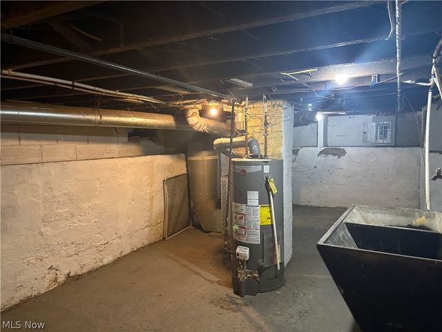 621 Creedmore Avenue, Barberton, OH 44203