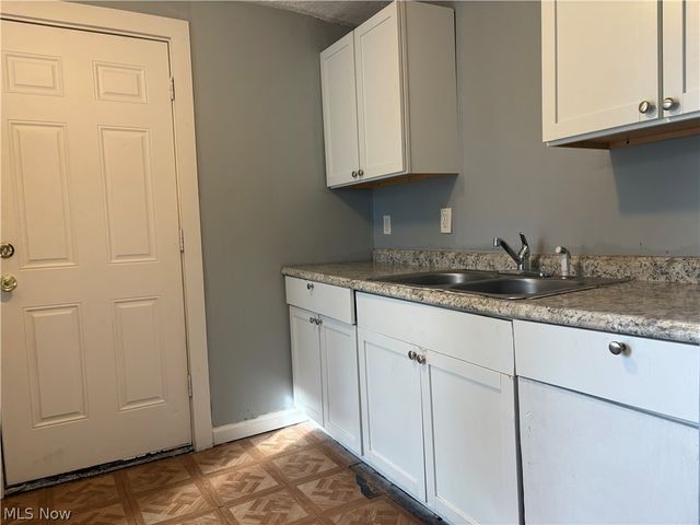 621 Creedmore Avenue, Barberton, OH 44203