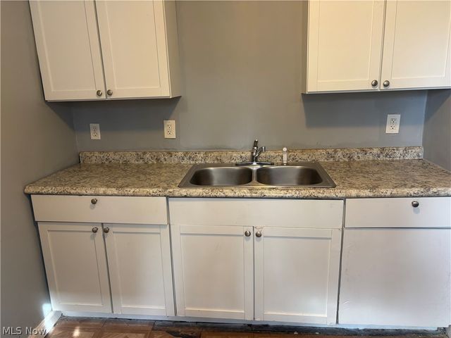 621 Creedmore Avenue, Barberton, OH 44203