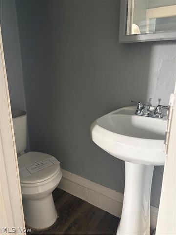 621 Creedmore Avenue, Barberton, OH 44203