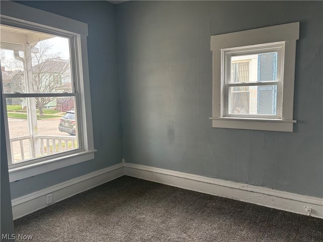 621 Creedmore Avenue, Barberton, OH 44203