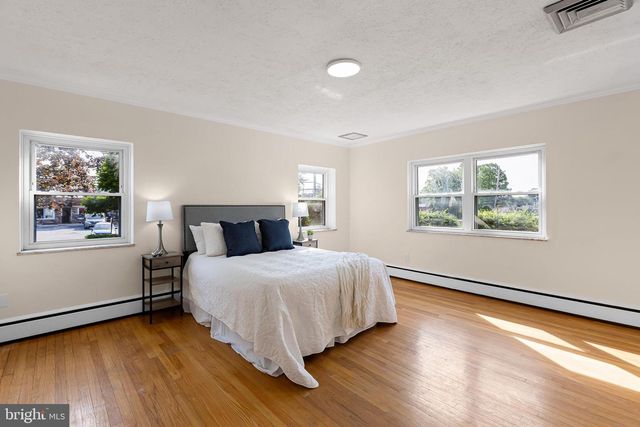 601 FAIRVIEW RD, Woodlyn, PA 19094