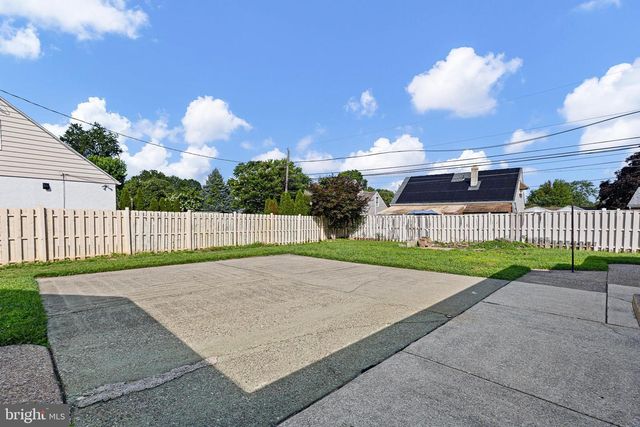 601 FAIRVIEW RD, Woodlyn, PA 19094