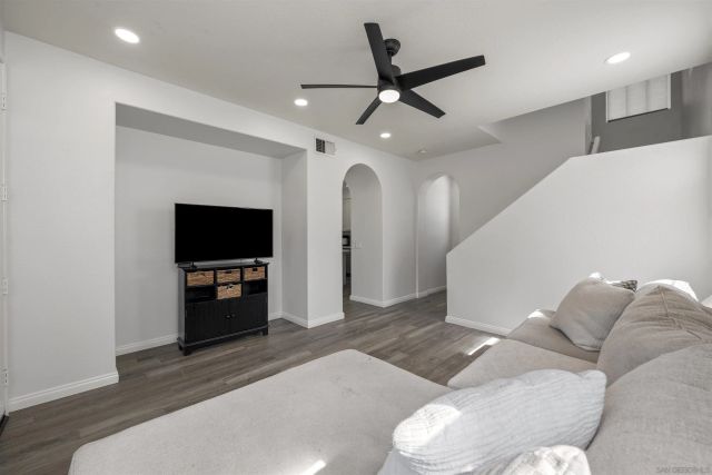 1002 Teatro Cir, El Cajon, CA 92021