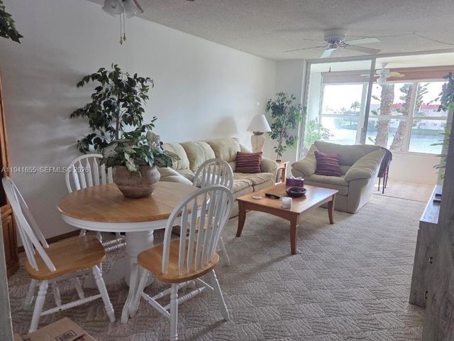 2950 W Sunrise Lakes Dr 208, Sunrise, FL 33322