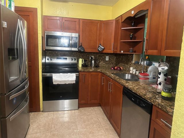 815 S 26th Court, Hollywood, FL 33020