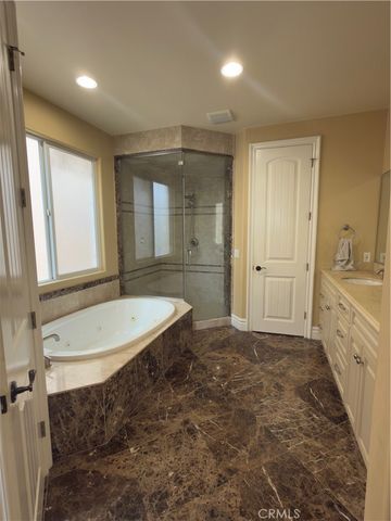211 Chicago, Huntington Beach, CA 92648