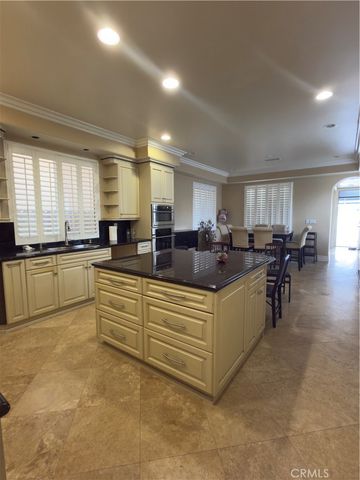 211 Chicago, Huntington Beach, CA 92648
