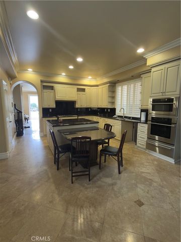 211 Chicago, Huntington Beach, CA 92648