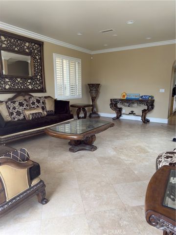 211 Chicago, Huntington Beach, CA 92648