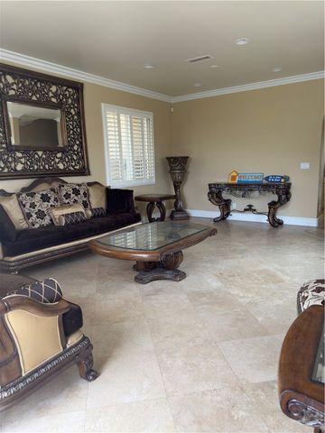 211 Chicago, Huntington Beach, CA 92648