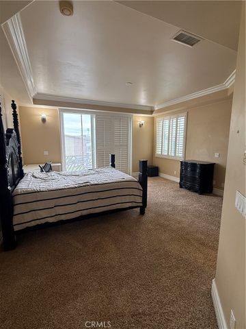 211 Chicago, Huntington Beach, CA 92648