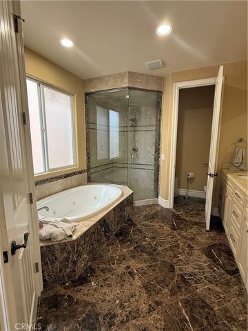 211 Chicago, Huntington Beach, CA 92648