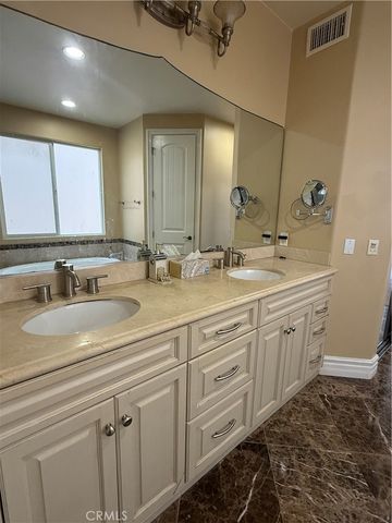 211 Chicago, Huntington Beach, CA 92648