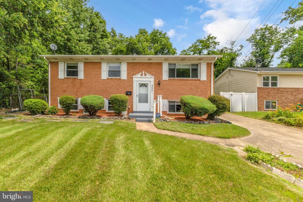 8000 DELLWOOD, Glenarden, MD 20706