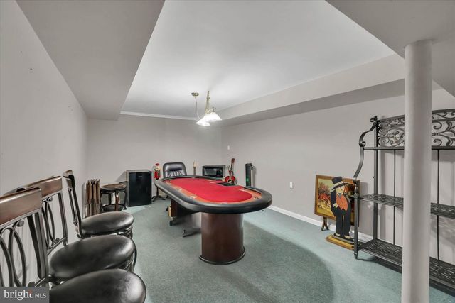 4 CREEKDALE DR, Delran, NJ 08075