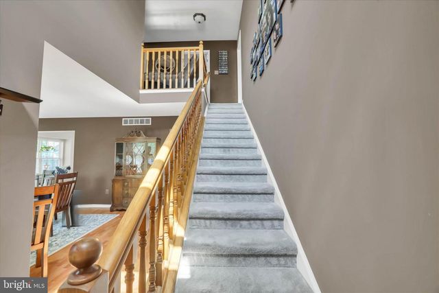 4 CREEKDALE DR, Delran, NJ 08075