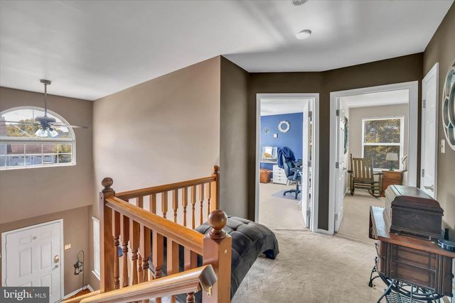 4 CREEKDALE DR, Delran, NJ 08075