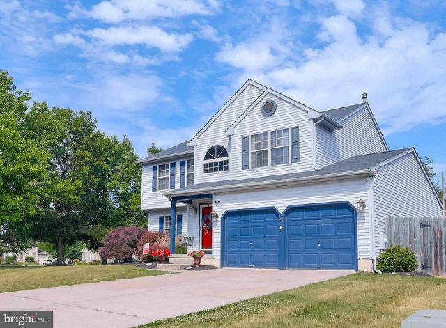 4 CREEKDALE DR, Delran, NJ 08075