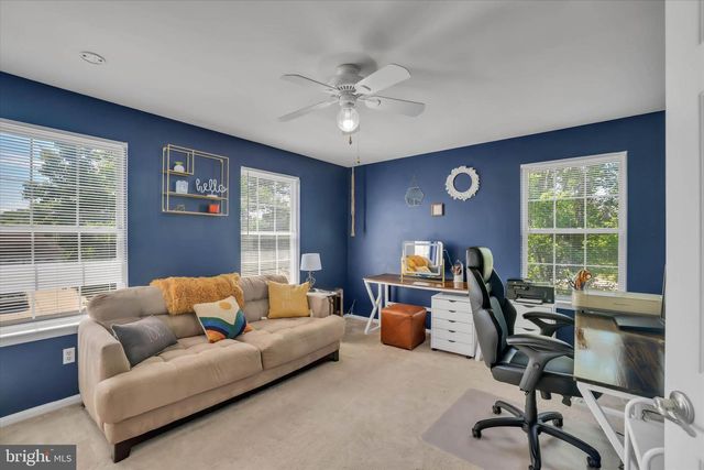 4 CREEKDALE DR, Delran, NJ 08075