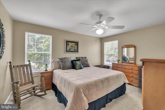 4 CREEKDALE DR, Delran, NJ 08075