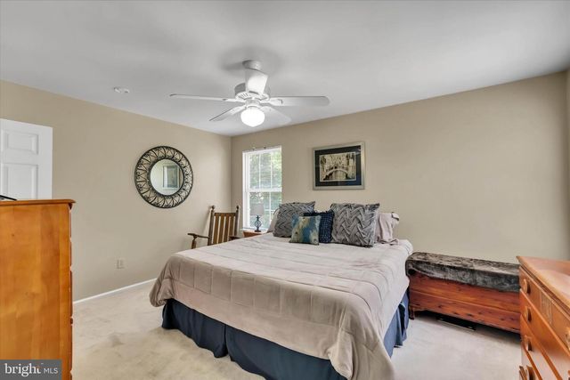 4 CREEKDALE DR, Delran, NJ 08075