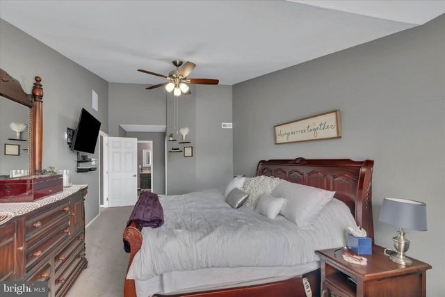 4 CREEKDALE DR, Delran, NJ 08075