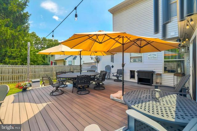 4 CREEKDALE DR, Delran, NJ 08075